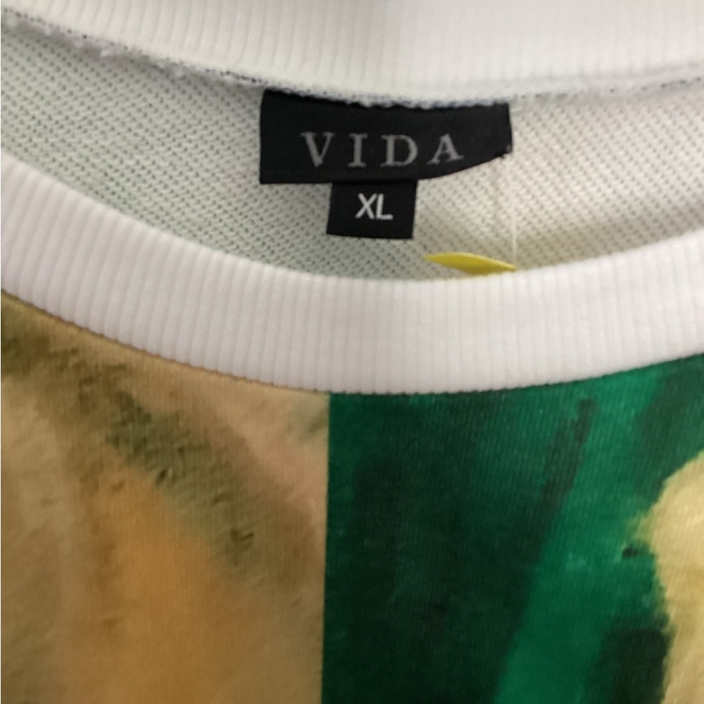 NWOT VIDA Green and Beige Artistic Horse Sweatshirt XL - Picture 9 of 10